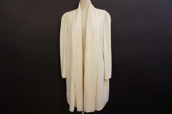 シンプルで着まわししやすくヘビロテ間違いなし。ロペのレディース向けコート