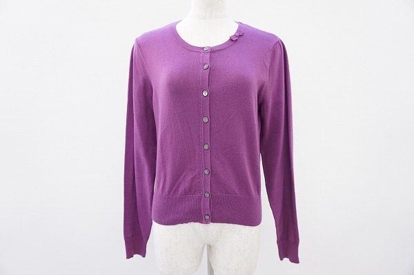 淡いお色味がエレガント。コーディネートの幅が広がるローラアシュレイのカーディガン