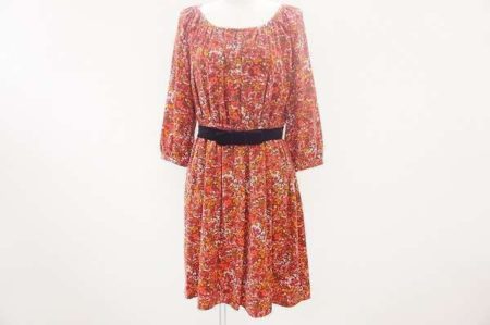 春らしい雰囲気がフェミニンで素敵。ロペの花柄のワンピースをご紹介