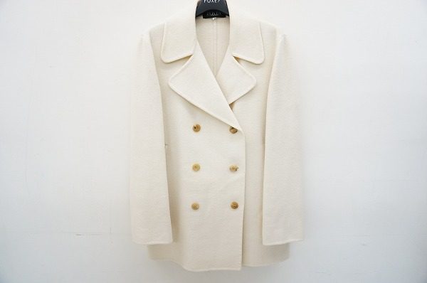 冬の王道コーディネイトに!清楚なフォクシーの上質カシミヤコートを買取しました。