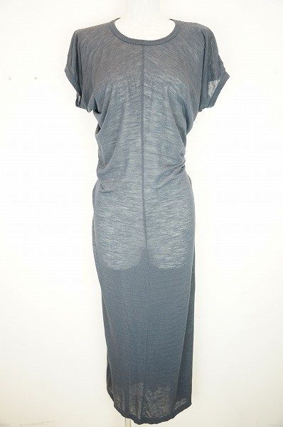 コムデギャルソンの透け感素材がフェミニンなグレーのワンピース