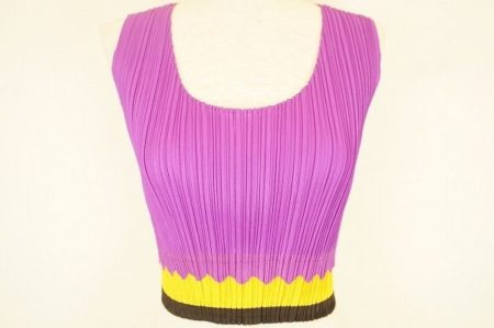 カラフルカラーで釘付けに！魅惑的なプリーツプリーズのタンクトップを買取しました。