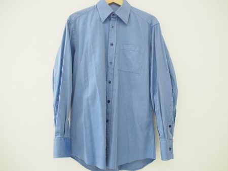 爽やかなブルーが紳士的な印象。グッチの長袖シャツを買取しました