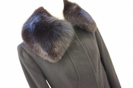 上品なフォックスファーで大人の着こなしに。マックスマーラのコートを買取しました