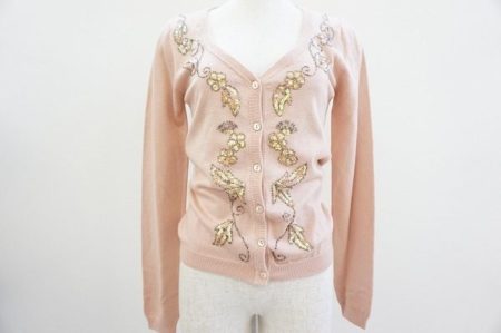 ビーズとスパンコールの刺繍が存在感のある１枚。モスキーノのカーディガンを買取しました