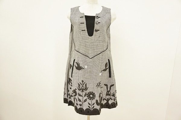 「ちょっとくるっと回って」と言われそう。アルベロベロのワンピースを買取しました