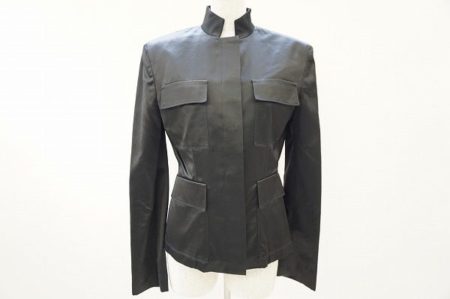 カチッとした雰囲気が大人の魅力を引き出してくれる。グッチのジャケットを買取しました