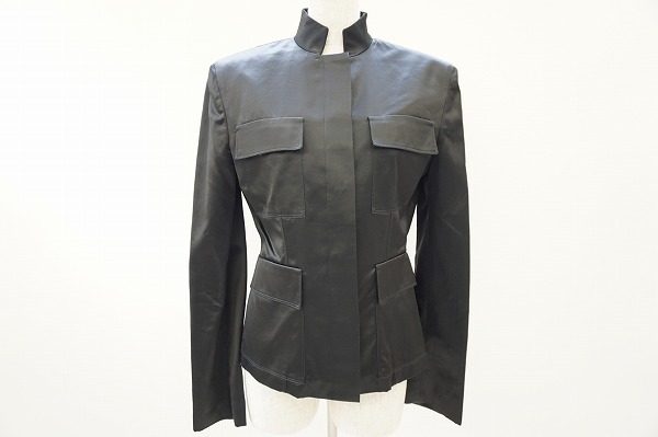 カチッとした雰囲気が大人の魅力を引き出してくれる。グッチのジャケットを買取しました