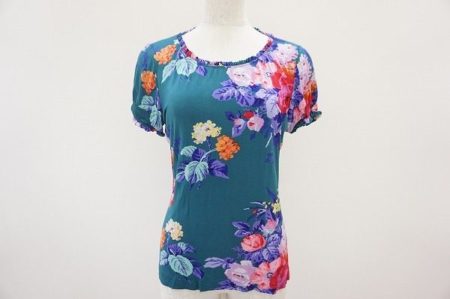 女性らしいシルエットに大胆な花柄が素敵！エトロの花柄カットソーを買取しました
