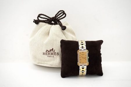 誰もが憧れる上品な時計。エルメスのクロアジュールを買取しました