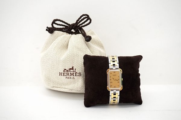 誰もが憧れる上品な時計。エルメスのクロアジュールを買取しました