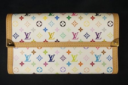 女性に大人気！ルイヴィトンのマルチカラー長財布