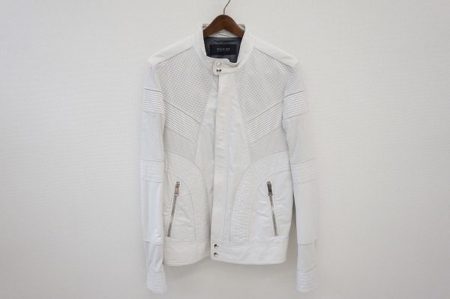 かなり差が付く春レザー 。複雑なカットワークで魅せるグッチのパンチングレザージャケットを買取しました
