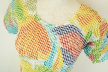 リゾート気分を盛り上げて。イッセイミヤケのマルチカラーカットソーをお売り頂きました。