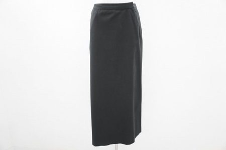 これぞシックの極み！イッセイミヤケのプレーンなロングタイトスカートをお売り頂きました。