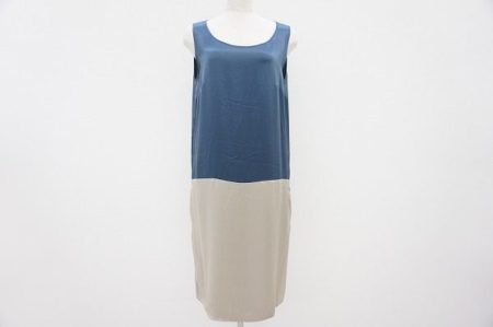 個性的なツートンカラーがポイント。Sマックスマーラのシルクワンピース