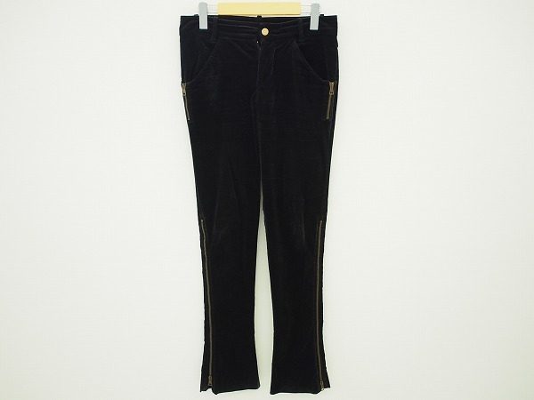 ベロア風の生地とサイドのファスナーが目を引く。グッチのレディースパンツを買取しました