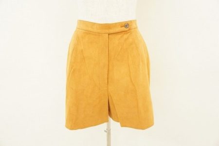 フォクシーのファーストライン「フォクシーブティック」の珍しいレザーキュロットを買取しました。