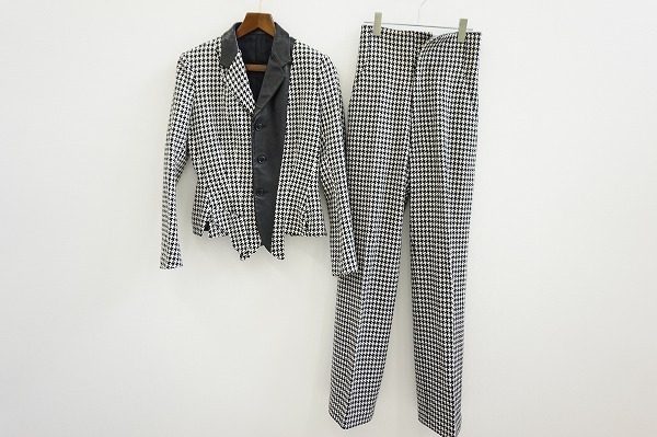 千鳥格子がエレガントなヨウジヤマモトのパンツスーツを買取いたしました