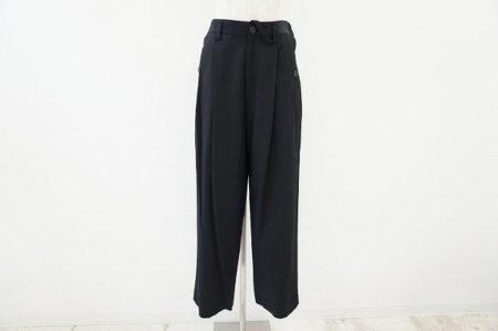 モードコーディネートの必須アイテム、イッセイミヤケのレディースパンツを買取しました。