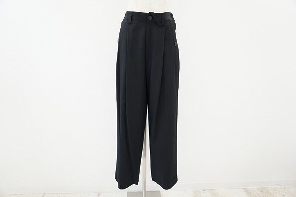 モードコーディネートの必須アイテム、イッセイミヤケのレディースパンツを買取しました。