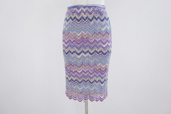 春夏にぴったり。ミッソーニのジグザグ柄の麻混タイトスカートを買取しました