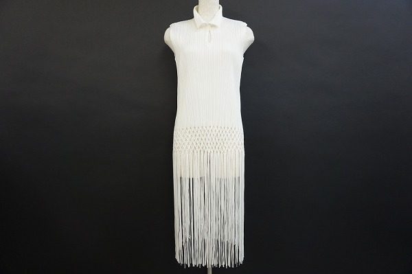 インパクトあるフリンジがレイヤードコーデに最適。プリーツプリーズのフリンジトップスを買取しました。