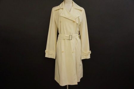 かっこいい女性を目指すなら。マックスマーラのトレンチコートを買取しました。