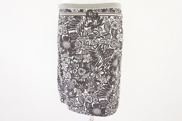 マックスマーラらしいエレガントな雰囲気があふれる。上品スカートを買取しました