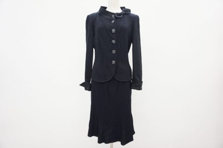 お呼ばれや演奏会にどうぞ。セントジョンのウールのセットアップを買取しました