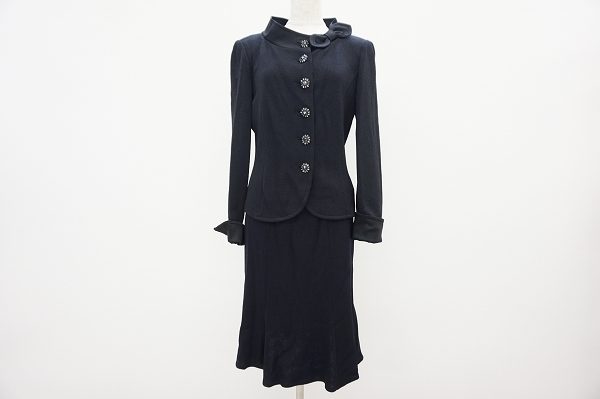 お呼ばれや演奏会にどうぞ。セントジョンのウールのセットアップを買取しました