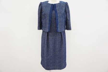 ジャガード織りの水玉模様がステキ。ハロッズのワンピーススーツを買取しました