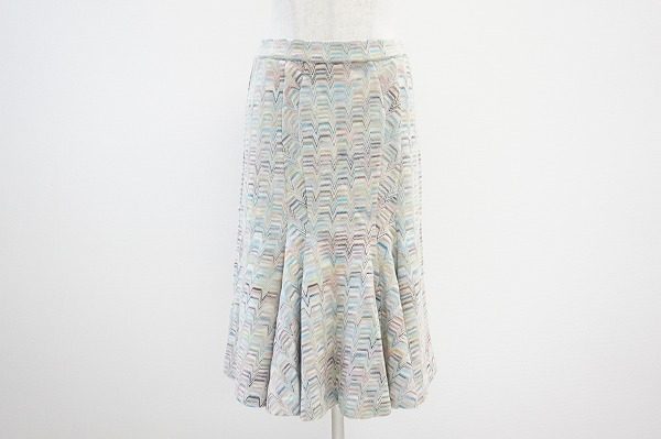 これ1枚で春の装いに。ミッソーニのパステルカラー幾何学模様スカートを買取しました