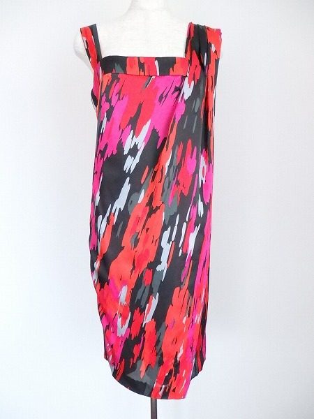 大胆なプリント柄がキュート。ポールスミスのワンピースを買取しました