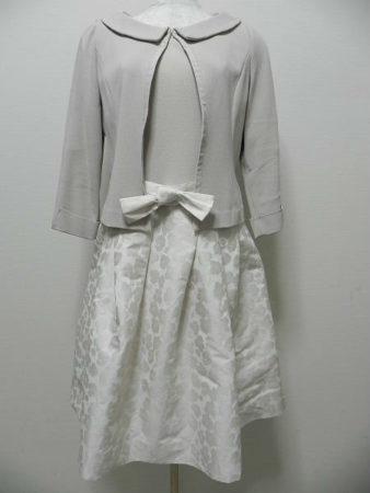 お呼ばれの機会に大活躍間違いなし！ハロッズのエレガントなセットアップを買取しました