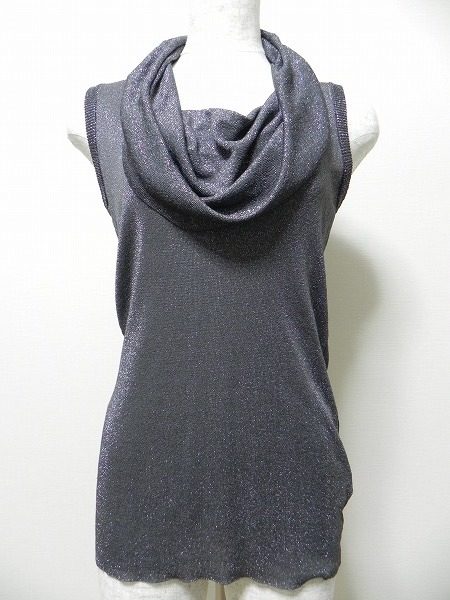 首元のデザインがお洒落。ポールカのオフタートルノースリーブカットソーを買取しました