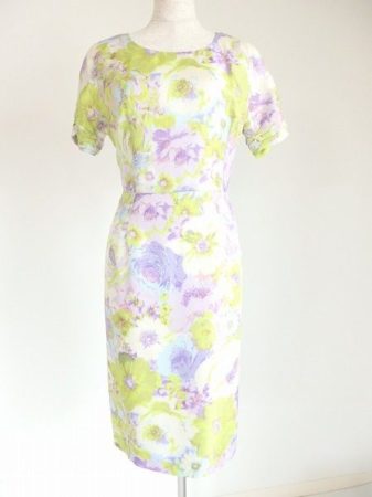 花柄で春の準備を。ブルマリンのワンピースが大人の華やかさを引き立たせます