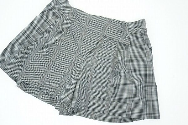 【クロエのチェック柄ショートパンツ買取】スタイリッシュな大人の女性の雰囲気