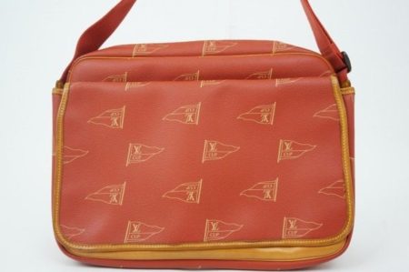 ルイヴィトンのショルダーバッグを買取致しました　さりげないオシャレ、コーディネートのアクセントに