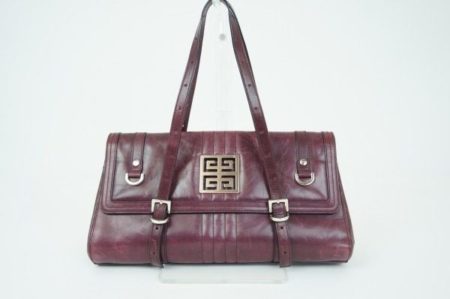 落ち着いたワインレッドのお色味が大人の魅力を引き出す、ジバンシィのショルダーバッグを買取しました。　