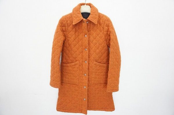 オレンジの色で他と差をつけたオシャレを。マッキントッシュのキルティングコートを買取しました