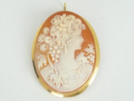 いつの時代もK18＆カメオはオシャレの定番。持っておくべき重宝アイテム！