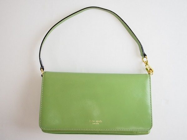【買取り致しました】コーディネートのアクセントにオススメ！ケイトスペードの緑のレザーハンドバッグ