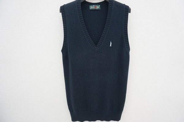 イーストボーイの紺色のレディース向けベストを買い取りました　綿素材で着心地も抜群！