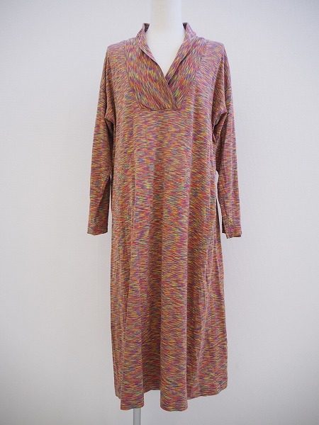 マルチカラーの色鮮やかな虹のよう。華やかで上品なミッソーニのワンピースを買取しました