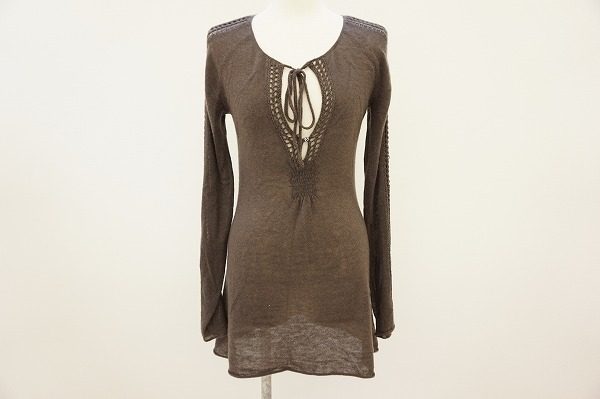 大人っぽさとガーリーさが融合した、セオリーの茶系ニットを買取しました。