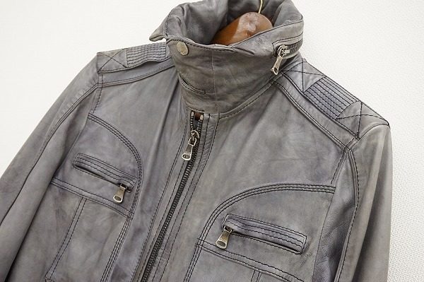 ミリタリーテイストを取り入れた、D&Gのレザージャケットを買取り致しました。