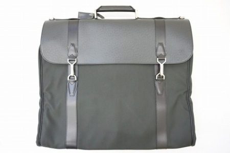 【買取情報】男のビジネスシーンをエレガントに！出張、旅行にも使えるルイヴィトンのガーメントバッグ。