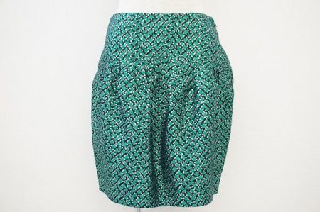 【買取情報】ミュウミュウならではの存在感！個性的なスカートであなたのワードローブを一新させて