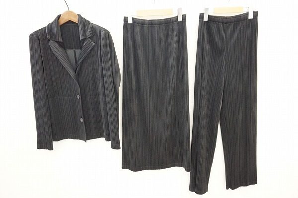 セットでも単品でも着回し自在。プリーツプリーズの黒3ピースセットアップを買取しました。